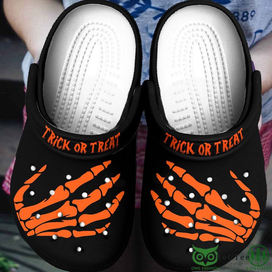 Limited Halloween Trick or Treat Orange Hands Clogs 