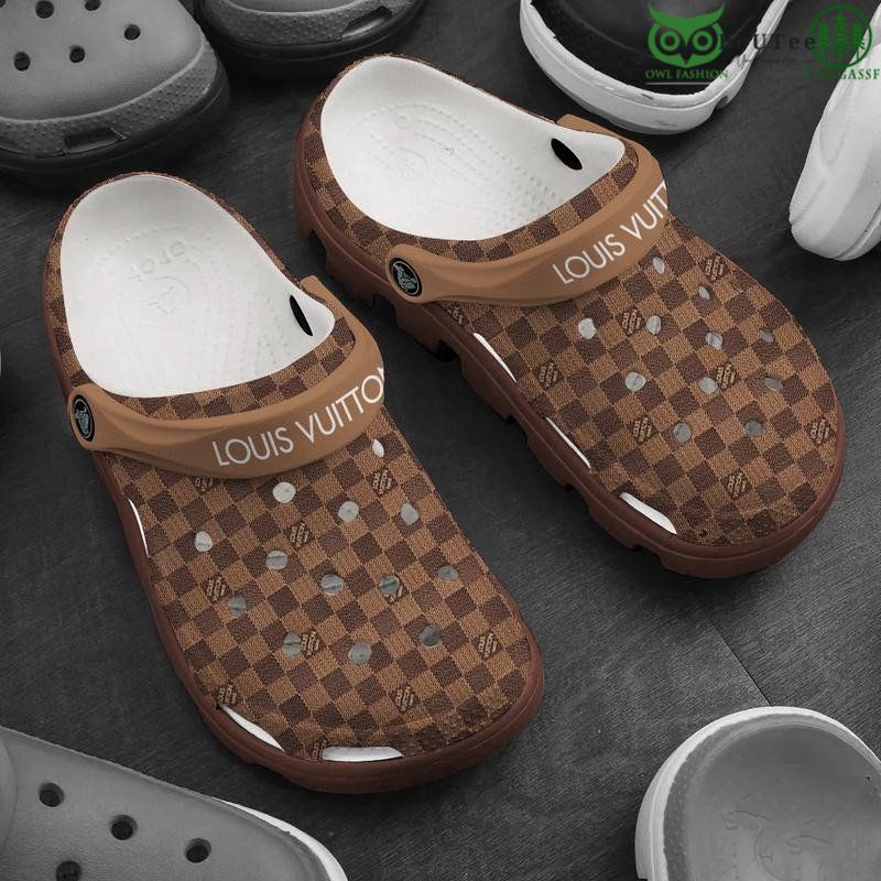 NEW LUXURY LV LOUIS VUITTON CROCS COLLECTION 2022 - Beuteeshop NEW ...