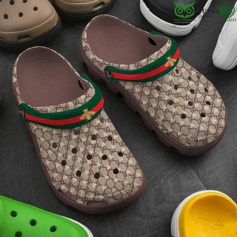 HOT Louis Vuitton white brown crocs shoes • Kybershop