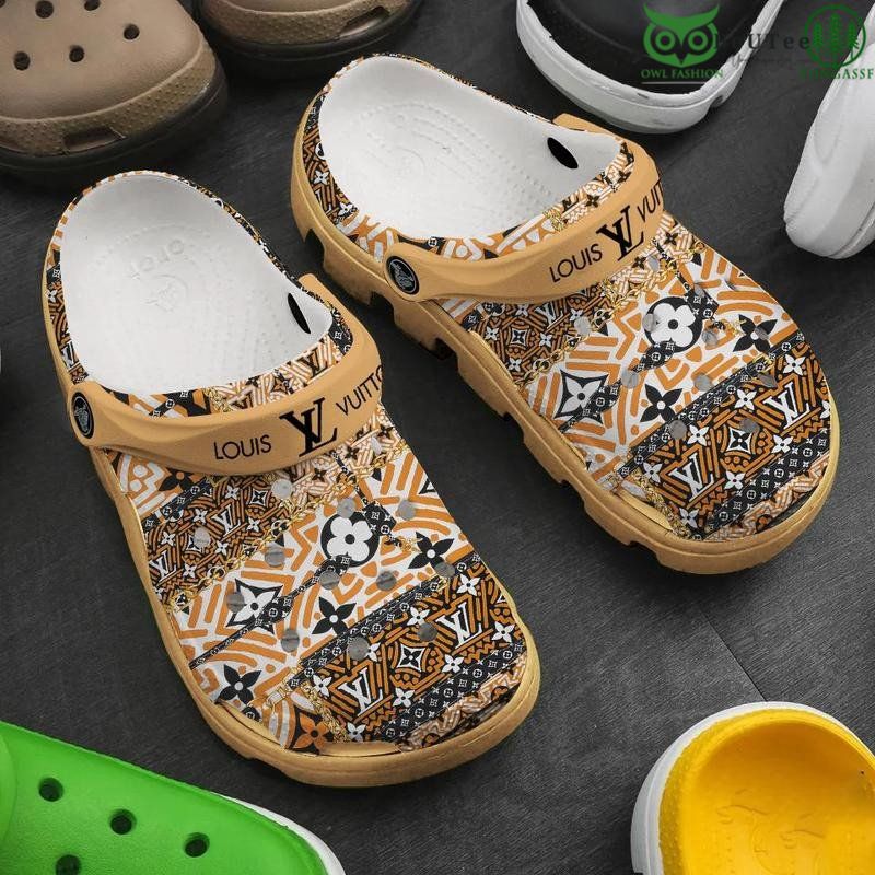Limited LV Louis Vuitton Ancient Pattern Monogram Crocs