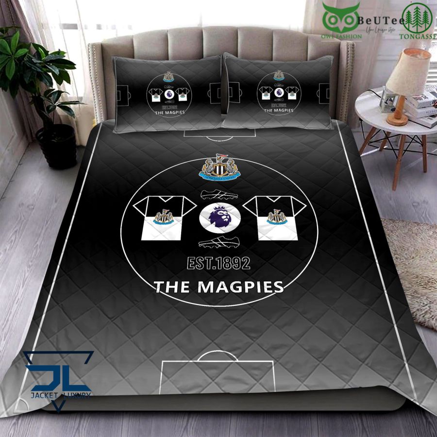 Newcastle United FC The Magpies Premier League Quilt Set
