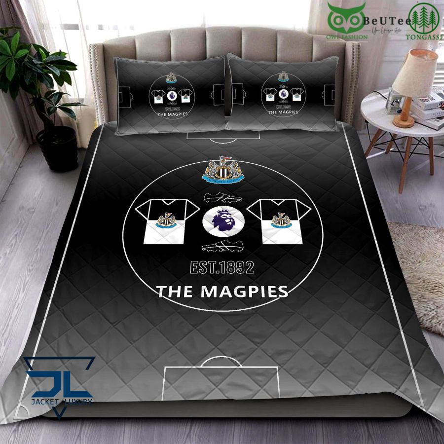 18 Newcastle United FC The Magpies Premier League Quilt Set