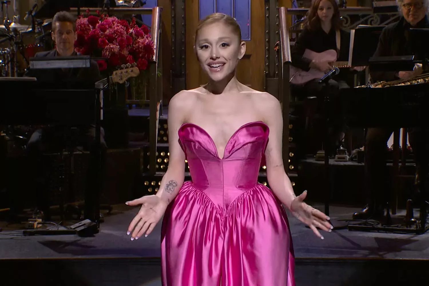 Saturday Night Live Recap: Despite Delays Ariana Grande and Stevie Nicks Deliver an Entertaining Episode