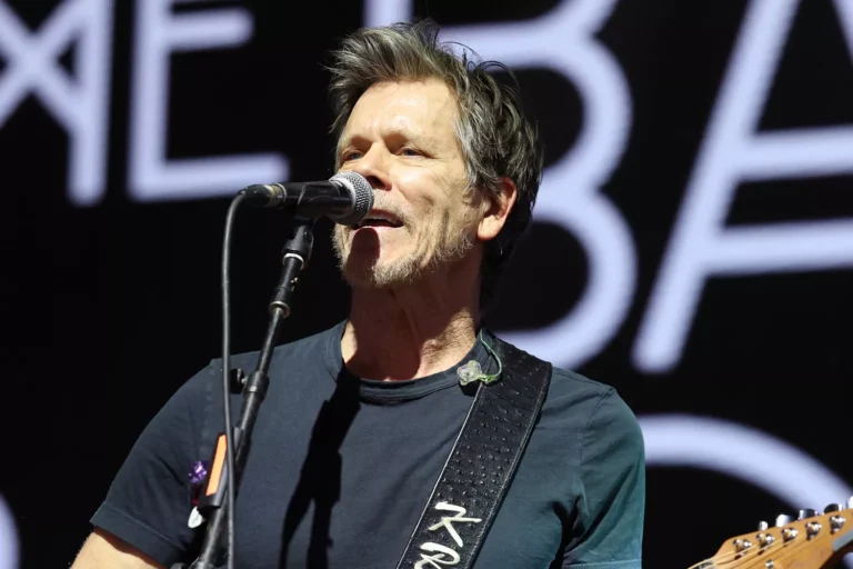 Kevin Bacon Rocks Out to ‘Footloose’ With Brother Michael at Stagecoach Festival